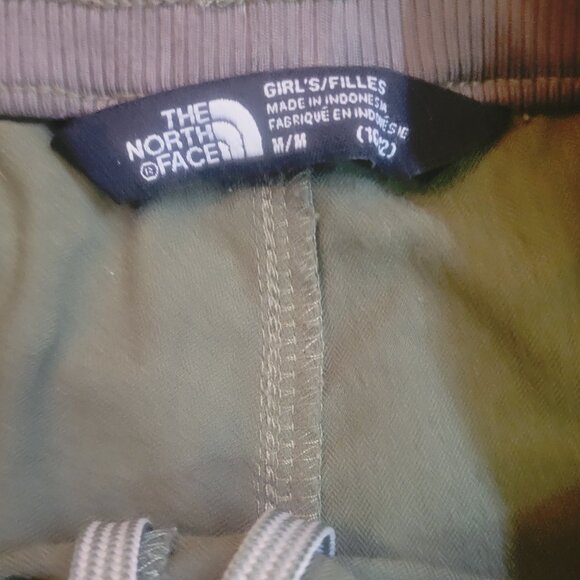 THE NORTH FACE - New Green Khaki Girls Shorts Size Medium Women's XS Flash Dry - Picture 2 of 7